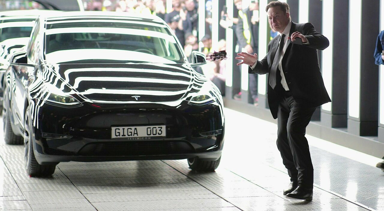 Elon Musk all'inaugurazione della fabbrica di Berlino