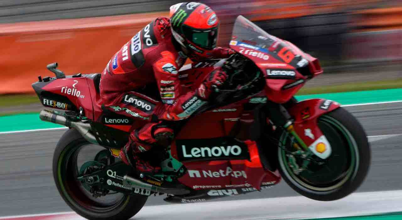 Pecco Bagnaia con la sua Ducati ha trionfato a Silvestone