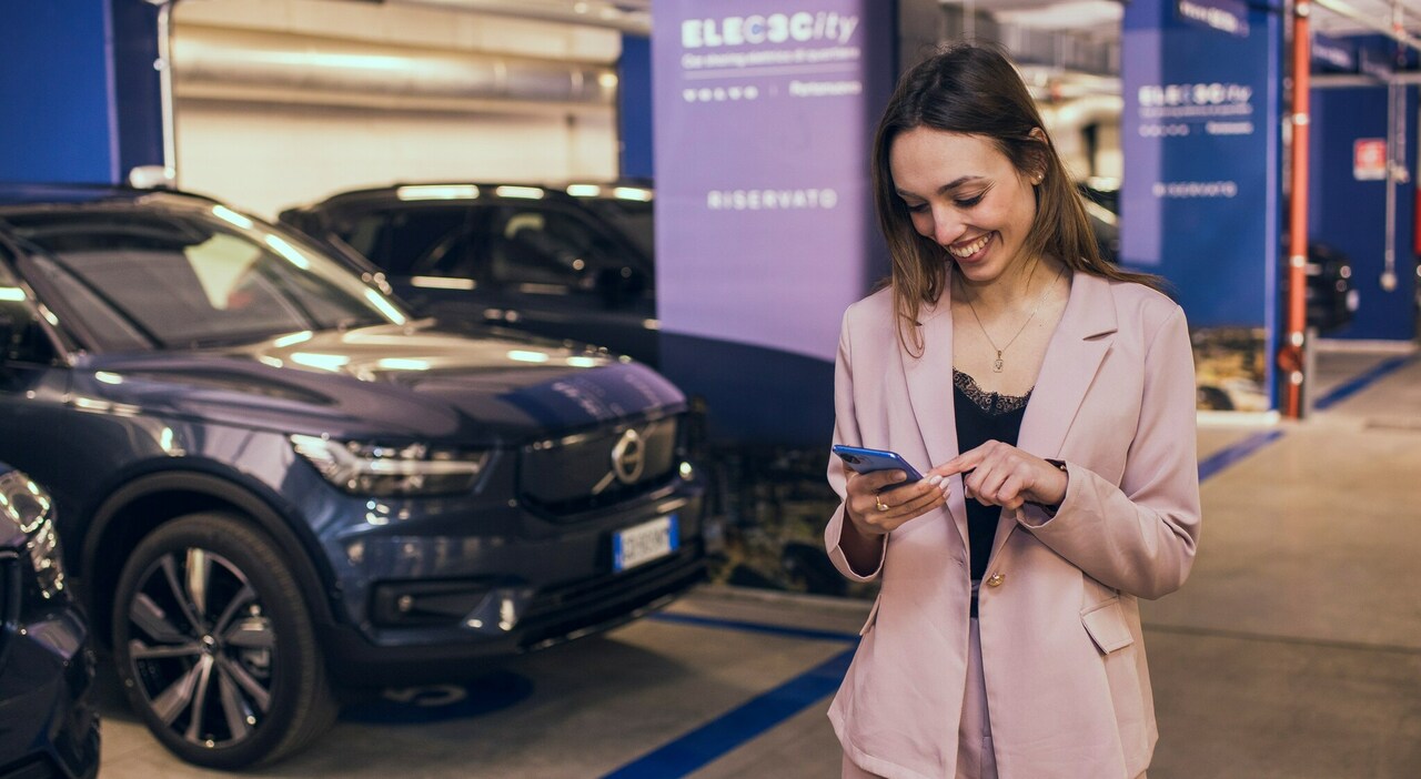 Il car-sharing è di quartiere inaugurato da Volvo a Milano