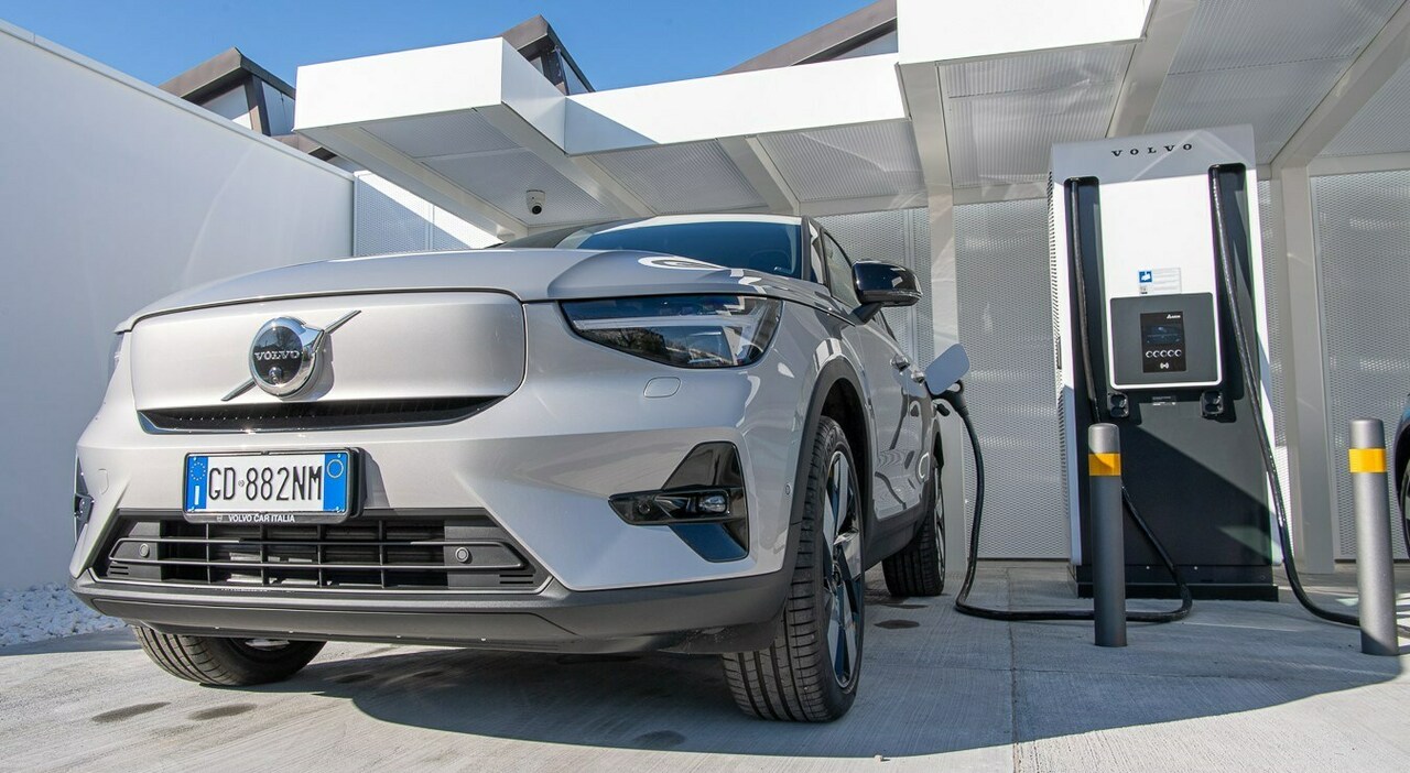Volvo, a Verona nuova stazione ricarica elettrica ultrafast. Nella sede della concessionaria Powerstop/Autoverona