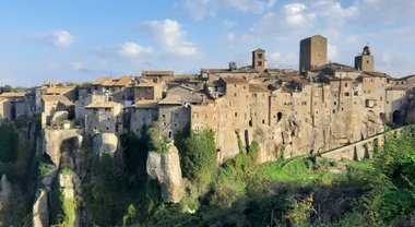 Fuga dalla città: il fascino senza tempo di Vitorchiano, il borgo "sospeso" della Tuscia viterbese