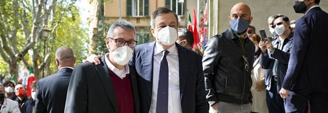Assalto CGIL Roma, Draghi visita sede. Landini: "significato importante"