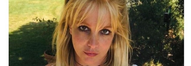 Britney Spears, l'ex marito attacca: «I figli non vogliono vederla da mesi, mi sono scusato per le foto nuda»