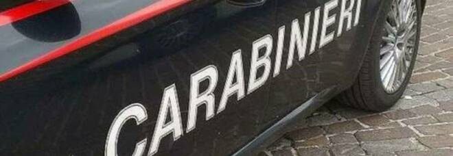 Napoli, guidava un auto rubata senza patente: fermato 21enne a Materdei