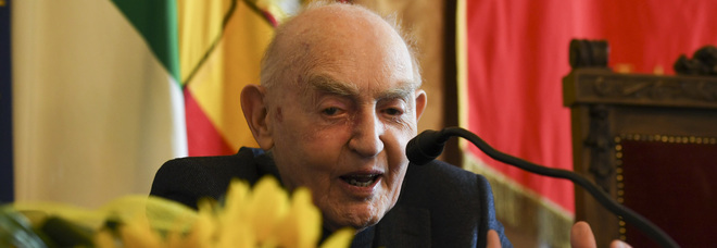 Morto Aldo Masullo, addio al filosofo di Napoli: aveva compiuto 97 anni a Pasqua