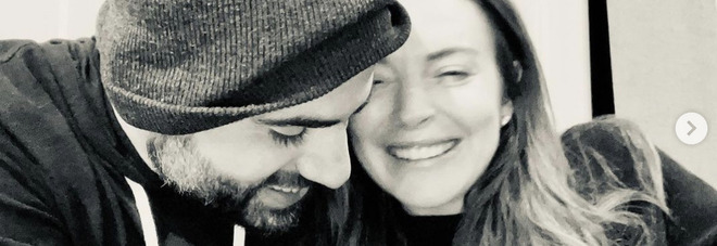 L'attrice Lindsay Lohan si sposa: lo annuncia con un post su Instagram