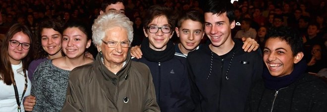 Liliana Segre in uno dei suoi tanti incontri con gli studenti Liliana Segre in uno dei suoi tanti incontri con gli studenti