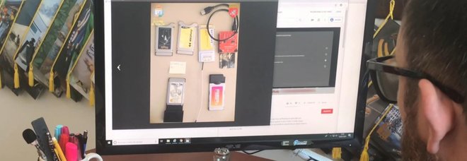 Pay tv, denunciati 223 clienti per gli abbonamenti pirata: calcio e film a 10 euro al mese Pay tv, denunciati 223 clienti per gli abbonamenti pirata: calcio e film a 10 euro al mese