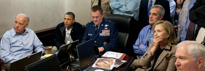 Al Zawahiri ucciso, le differenze con Osama bin Laden: quando nel 2011 Obama e Biden assistevano all'incursione nella "situation room"