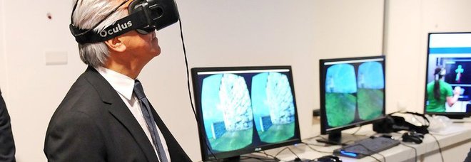 Sindaco hi tech, Enzo Napoli prova la SmartApp dedicata a Salerno Sindaco hi tech, Enzo Napoli prova la SmartApp dedicata a Salerno