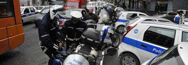 Espulso dall'Italia come «pericoloso» ghanese era in giro per la città: bloccato dalla polizia urbana