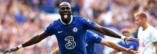 Koulibaly, gol da urlo con il Chelsea: ma non basta a battere Conte