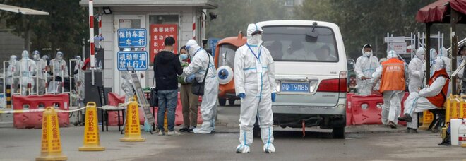 Contagi, torna la paura: nuovo lockdown per la Cina, record di morti nell'Est Europa