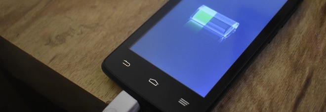 Android, un bug scarica la batteria dello smartphone: ecco come risolvere