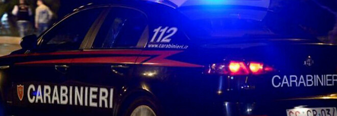 Tentano di incendiare un bar: due piromani arrestati dai carabinieri Tentano di incendiare un bar: due piromani arrestati dai carabinieri