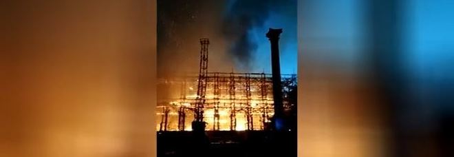 Roma, incendio a Cinecittà: brucia la "Roma antica" degli studios