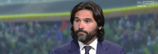Lele Adani nella bufera per la telecronaca di Slavia Praga-Inter. Sui social: «Troppe urla, troppo di parte»