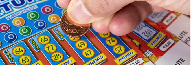 Vince alla lotteria un miliardo di euro, lo ritira tre mesi dopo: «Ho diviso il premio con un'altra persona»