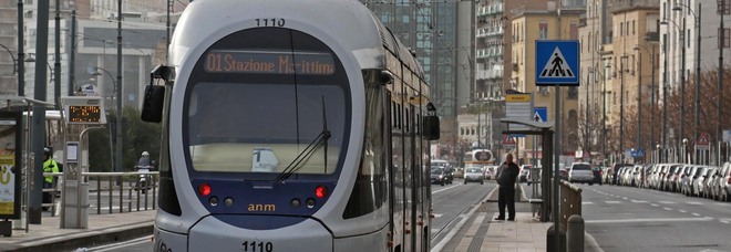 Napoli, i lavori di piazza Municipio: ripristino dei binari del tram in Via Colombo