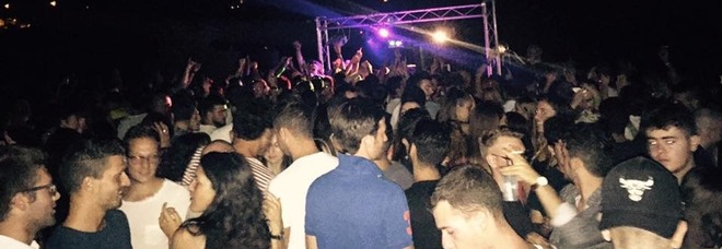 Coronavirus, Vercelli: focolaio dopo la serata in discoteca con un giovane dominicano, 37 contagiati