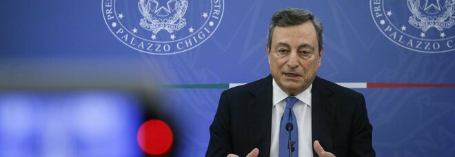 Draghi, diretta: «Italia in lieve ma costante peggioramento, evitiamo rischi». Speranza: «Terza dose agli over 18 dal primo dicembre»