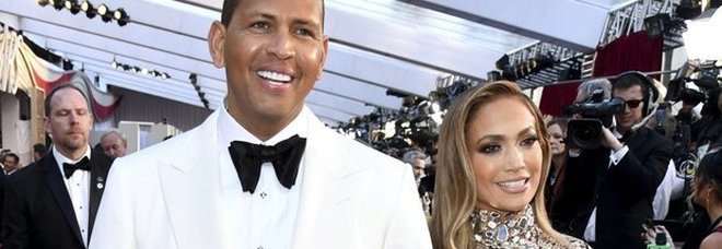 Jennifer Lopez, il consiglio alle donne: «Gli uomini al di sotto dei 33 anni sono inutili»