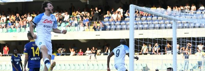 Napoli, cinque gol al Verona: la risposta alle big e ai nostalgici per i grandi addii