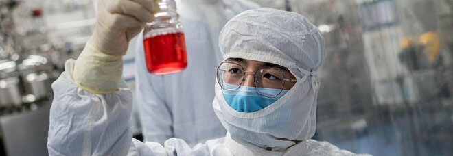 Coronavirus, vaccini dalla Cina a Napoli: adesso indaga la Guardia di Finanza
