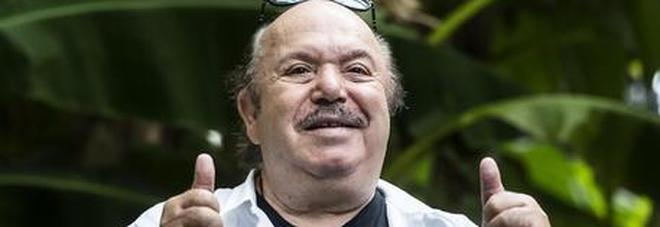 Lino Banfi, nonno sul set e nella vita: «A 83 anni sgobbo per aiutare i miei nipoti. I giovani fanno i master e noi il 'mazzer'»