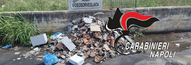 Scarico abusivo di rifiuti e lavoro nero, due persone denunciate dai carabinieri nel Napoletano