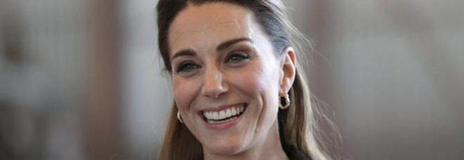 Kate Middleton era sullo stesso treno di un giornalista e di suo figlio mentre si recavano ai Giochi del Commonwealth. La duchessa si mostrata cordiale e cortese col piccolo