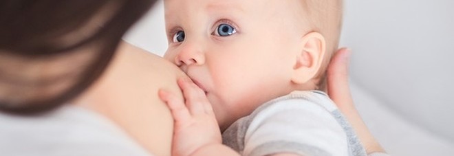 Coronavirus, l'Oms: «I benefici dell'allattamento al seno superano i rischi del contagio»