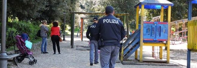 Tenta di rapire una bambina al parco per violentarla: 40enne bloccato dai passanti