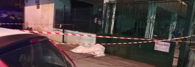 Far West al mercato del pesce, ucciso tra la folla nel Napoletano