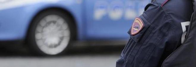 Roma, nigeriano aggredisce un poliziotto e cerca di rubargli la pistola: arrestato