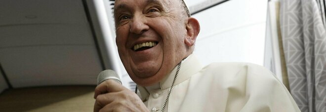 Papa Francesco: «Dimissioni? Non adesso. Ma lascio la porta aperta»