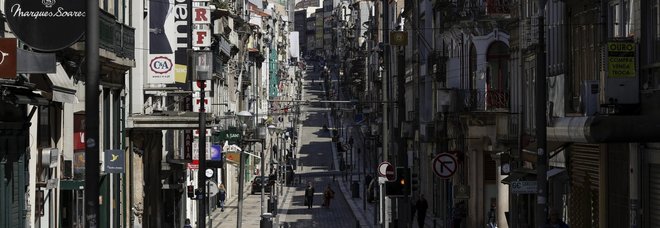 Una strada deserta di Porto