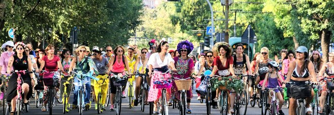 Forte dei Marmi, avvicina gruppo di donne in bici e le palpeggia: denunciato molestatore seriale