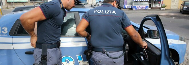Piscinola: aggredisce un pizzaiolo e minaccia i poliziotti, arrestato 56enne