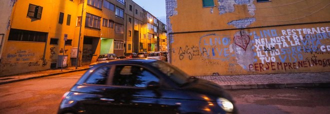 La rivolta del rione Salicelle: «No agli sgomberi annunciati da Salvini»