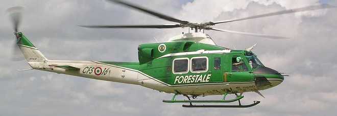 Un elicottero della Forestale