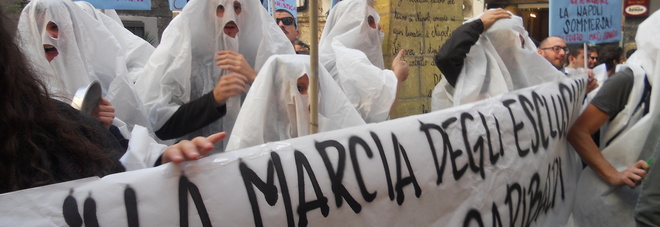 Napoli - Flash Mob contro il lavoro nero