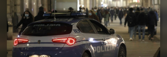 Movida a Napoli, controlli nei locali: sequestrato un coltello in centro