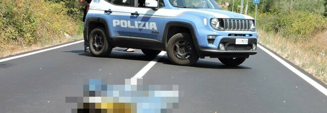 Ciclista di Aprilia trovato morto in strada a Lanuvio: probabile malore, si farà l'autopsia