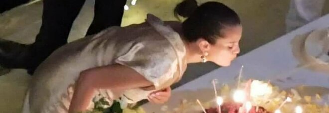 Selena Gomez, la popstar festeggia i 30 anni a Maiori con torta di Sal de Riso