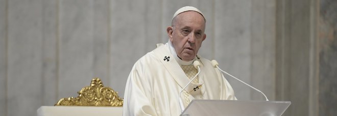 Coronavirus a Napoli, Papa Francesco dona due ventilatori polmonari al Cotugno Coronavirus a Napoli, Papa Francesco dona due ventilatori polmonari al Cotugno