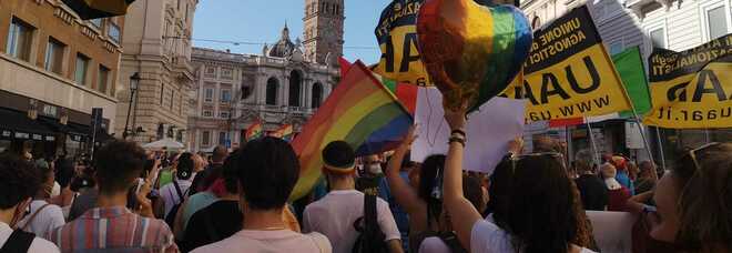 Pride a Roma, folla in piazza e slogan pro Ddl Zan: « Vogliamo i nostri diritti»