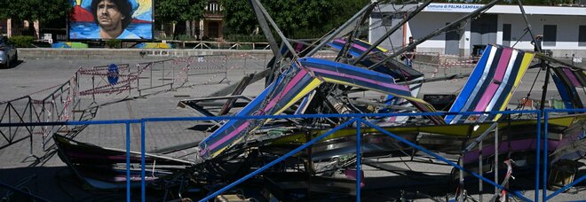 Napoli, crolla giostra al luna park: 10 feriti. I residenti: «Un miracolo che non ci siano stati morti»