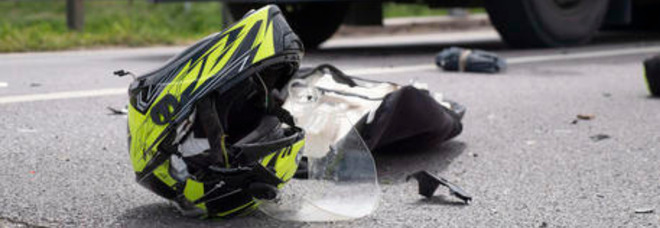 Scontro moto-auto sulla statale Consilina, morto un dipendente Stellantis