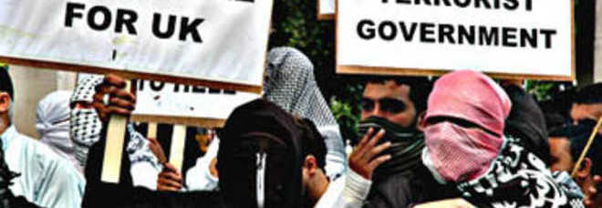Musulmani manifestano a Londra:
